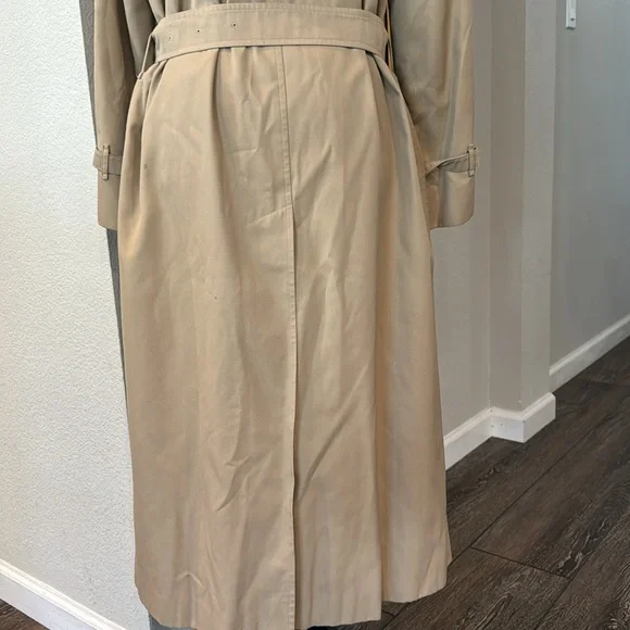 Burberry Tan Trench Coat - Picture 5 of 16